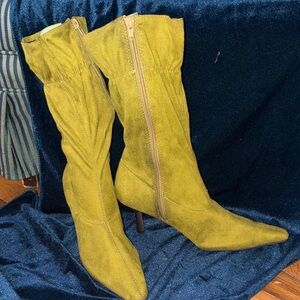 Vintage Chic Suede Heeled Boots/Chartruese green/Size 8/Y2K, slouchy versatile